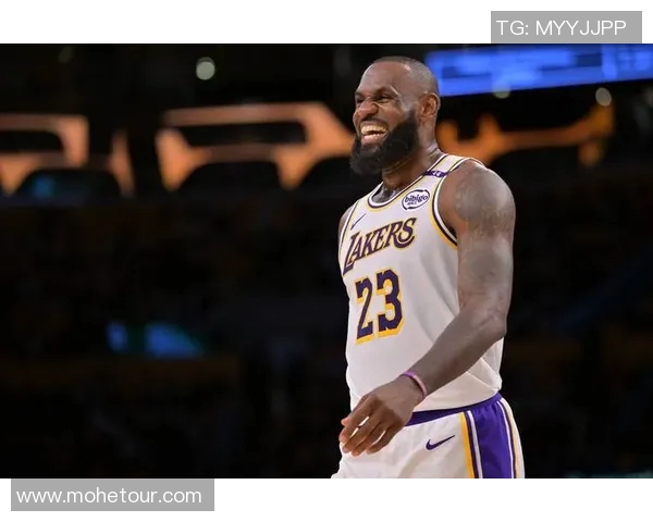 湖人传奇：NBA球员37岁高龄得分盛宴，科比60分退役战领衔，詹姆斯37岁40+与库里高龄得分续写辉煌